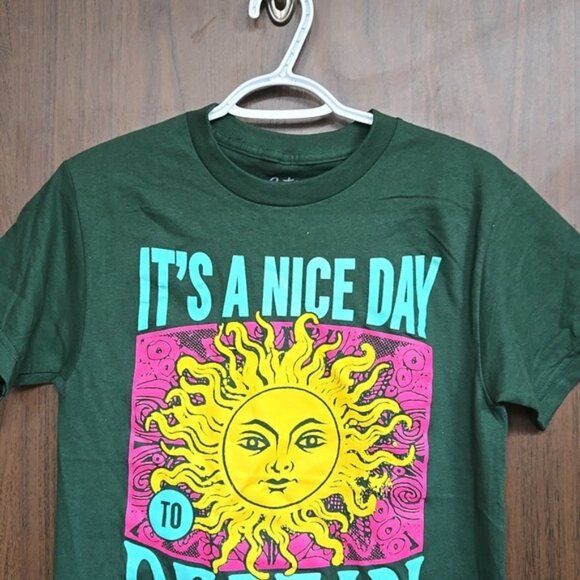 East Side 98 Shop Size S Forest Green Graphic T-Shirt - Picture 2 of 6